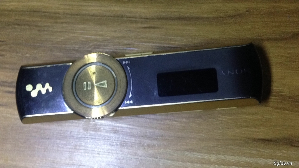 xã máy nghe nhạc sony - 3