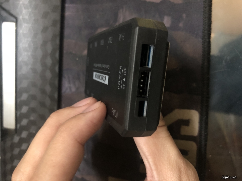Cần mua hub controller fan rgb