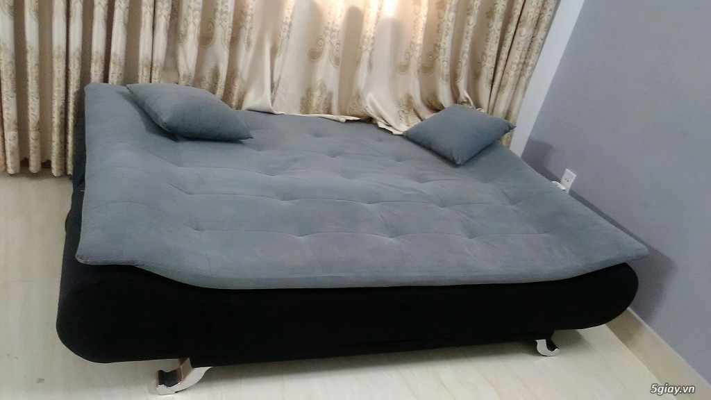 Ghế sofa giường màu xám (mới mua 4 tháng)