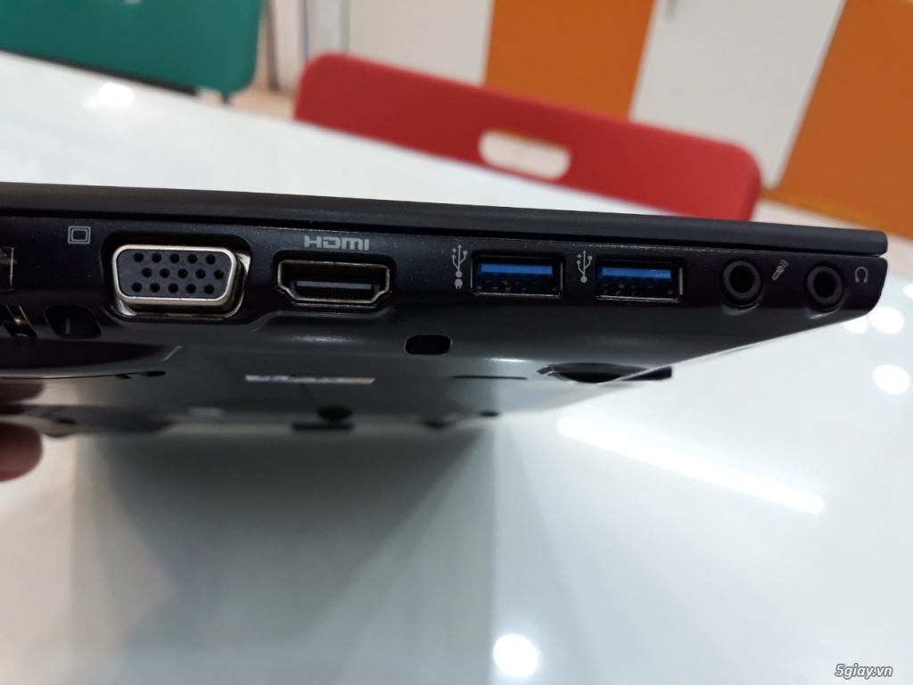 Laptop Fujitsu core I5, Ram 4G, SSD 180GB - 5