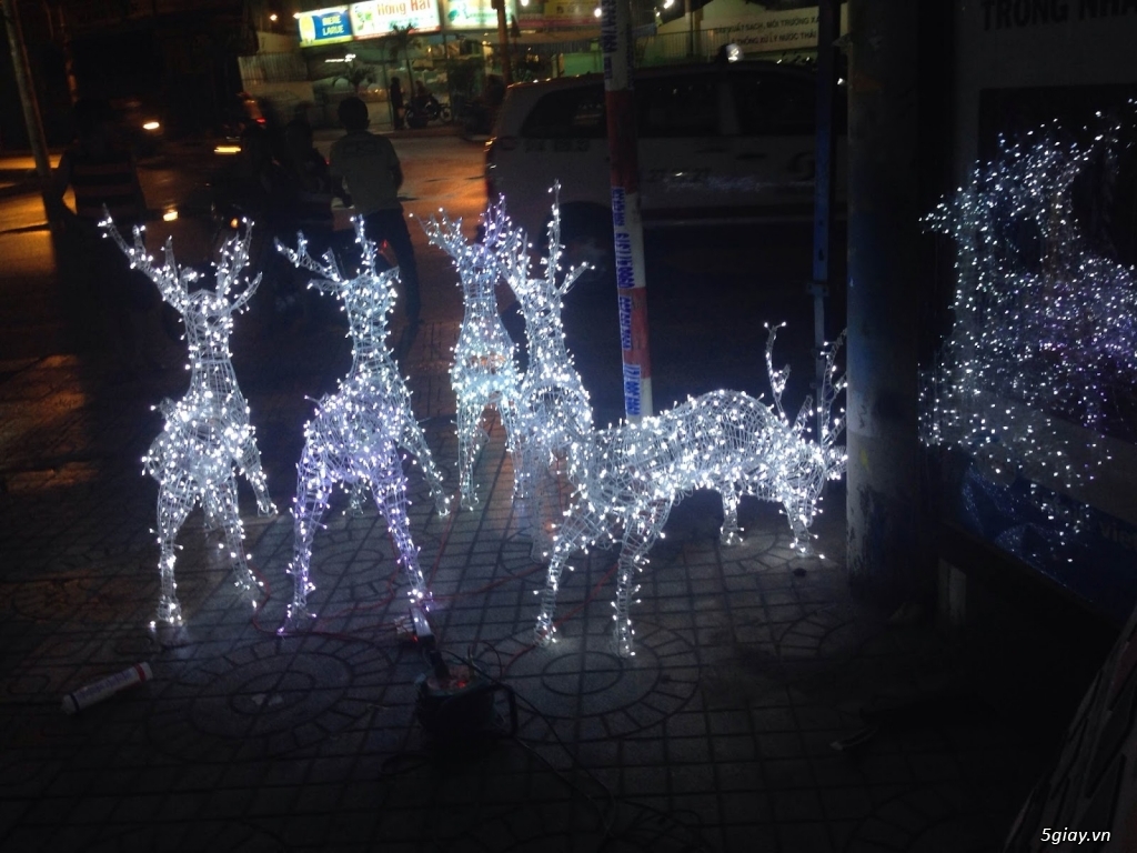 xưởng sản xuất tuần lộc thép quấn led 2018