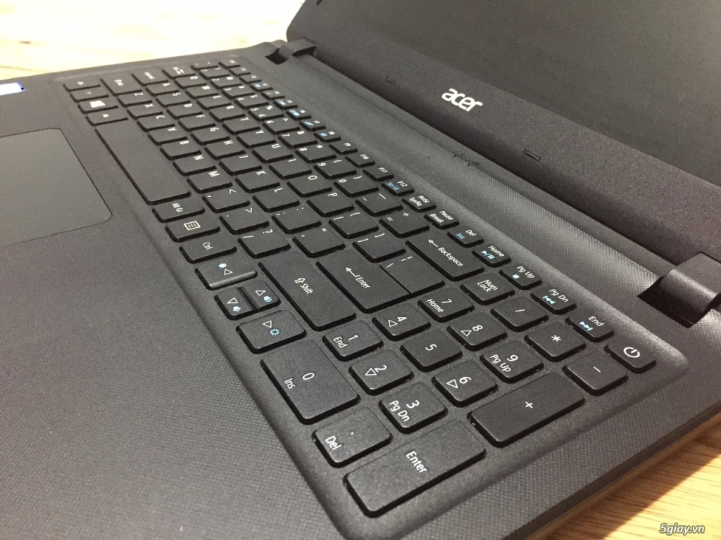 Bán Laptop Acer ES1-572 i3 7100 4g 500g - 3