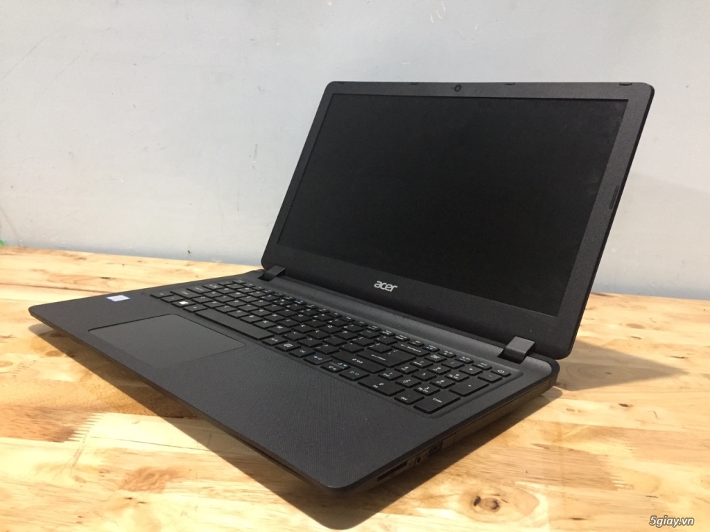 Bán Laptop Acer ES1-572 i3 7100 4g 500g