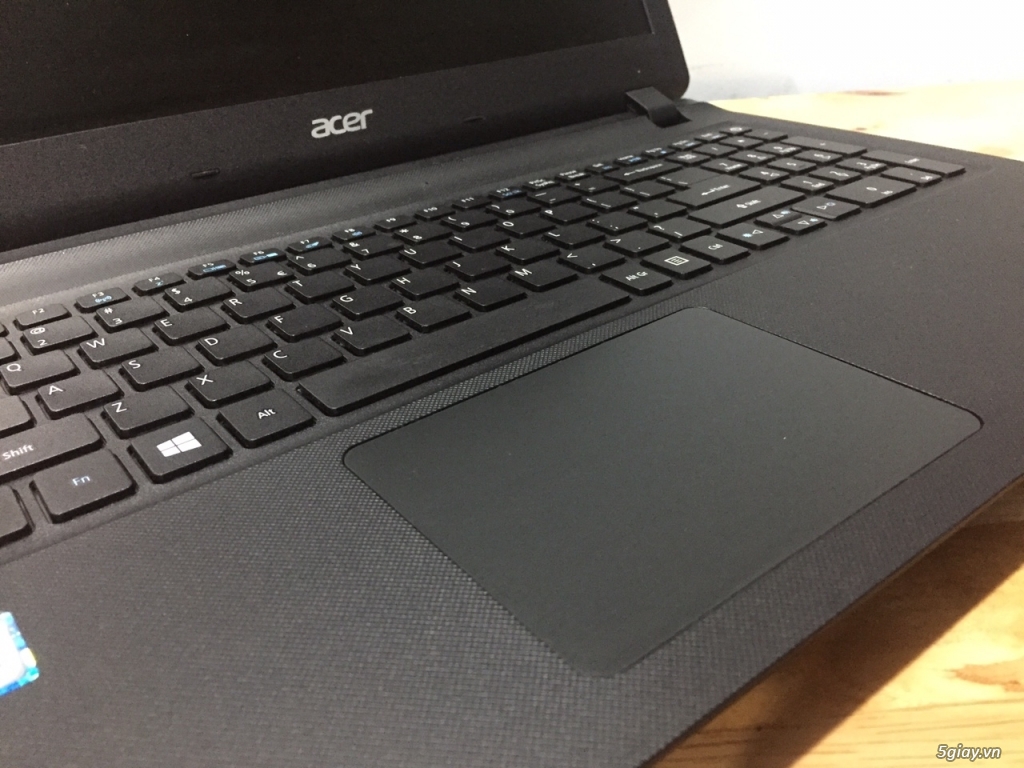 Bán Laptop Acer ES1-572 i3 7100 4g 500g - 1