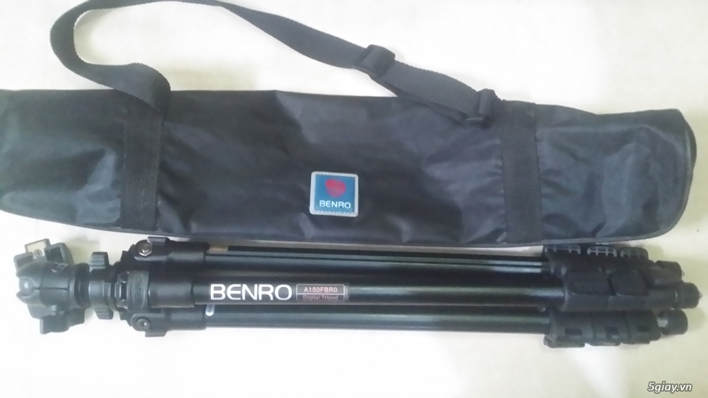 Bán chân máy ảnh Benro A150FBR0, còn mới 98%.