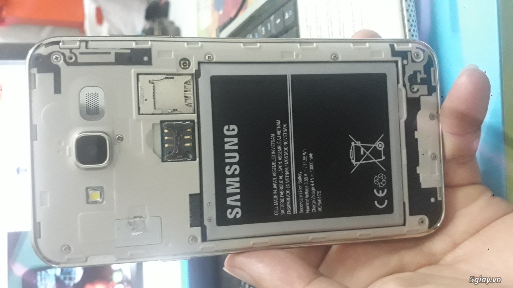 Cần Bán Samsung Galaxy J7 2015 (J700)màu vàng,mới 99%,giá:2,1 triệu, - 2