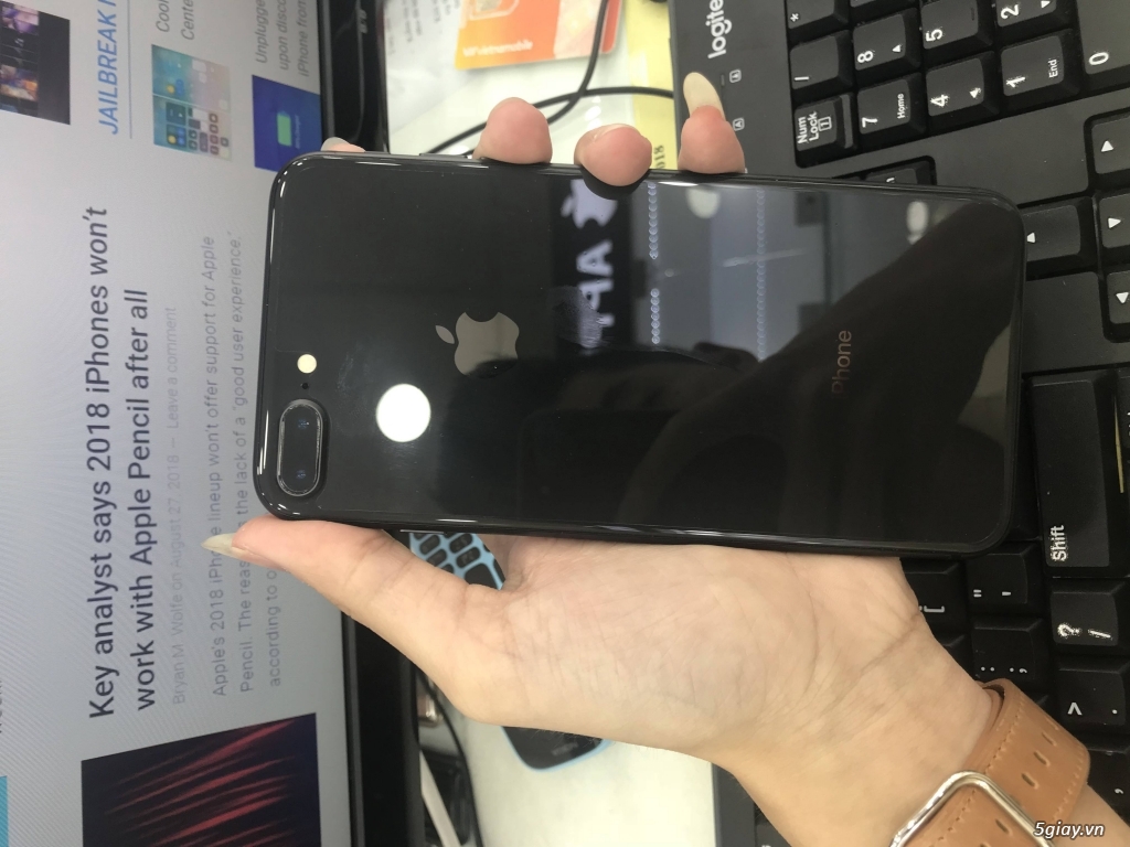 iphone 8 plus 64gb VN/a đen mới 100% Trả BH mới active BH 4/3/2019 - 2