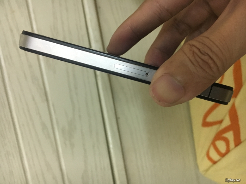 Dư dùng ip 4 16gb black