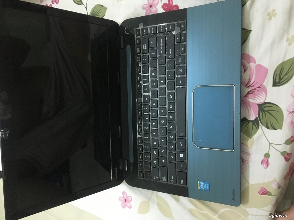 Laptop Toshiba Satellite L40-A - 1