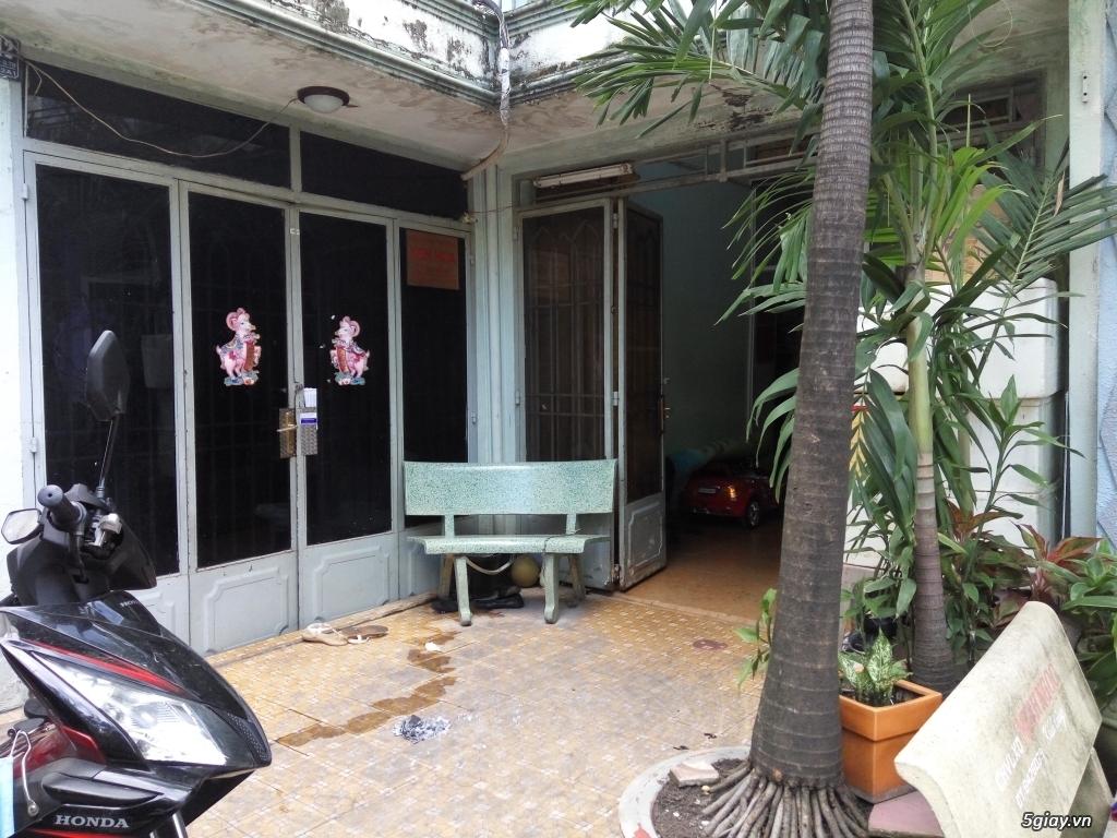 Cần bán 02 căn nhà cấp 4  DT: 60m2 HCM.