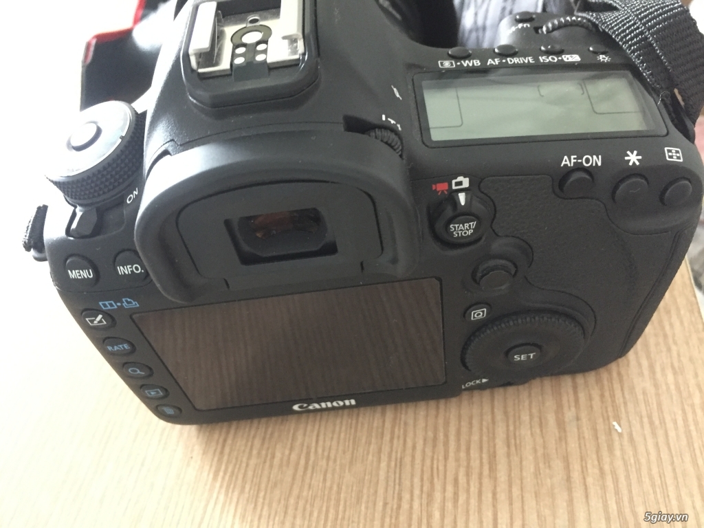 body Canon EOS 5D mark III + Lens EF 24-105mm. (còn hạn bảo hành chính - 6