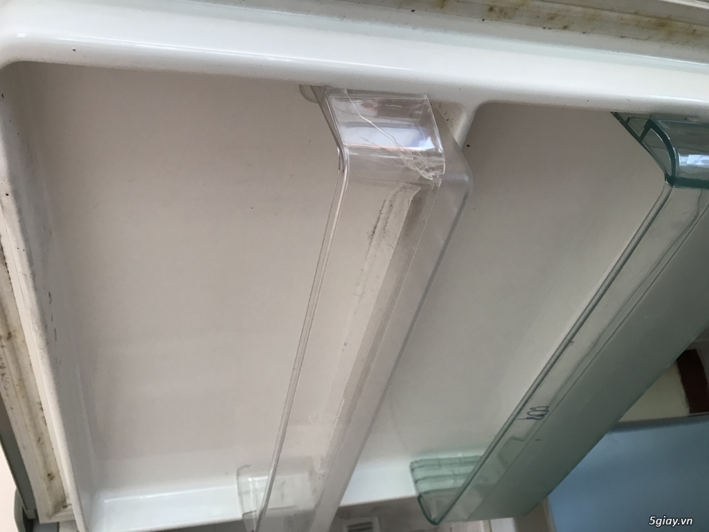 Tủ lạnh eletrolux 210 lít. San xuất thailand.