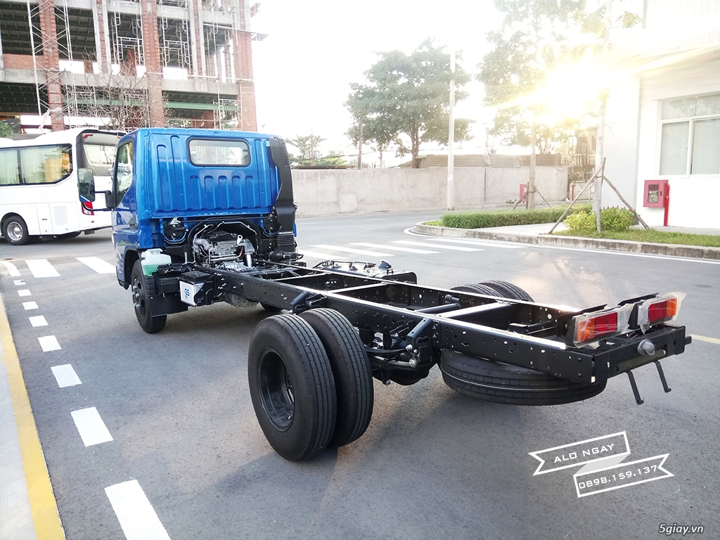 Xe tải 2.1 tấn FUSO CANTER 4.99, thùng dài, linh kiện Nhật Bản, 2018 - 3