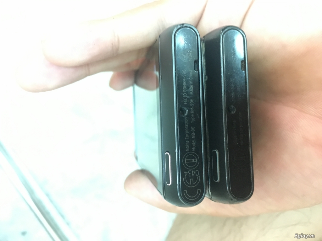 Ve chai điện thoại nokia , Sony