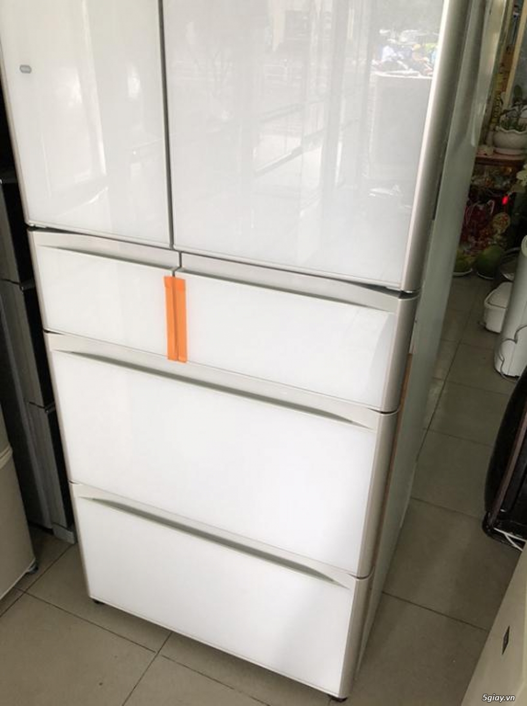 TỦ LẠNH Hitachi R-XG5600H MẶT GƯƠNG -HÚT CHÂN KHÔNG- - 1