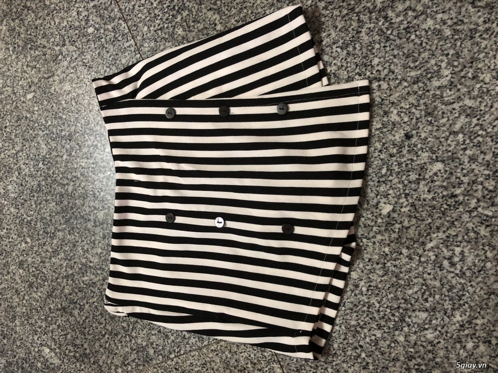 Đầm xòe trễ vai có mút ngực - 11