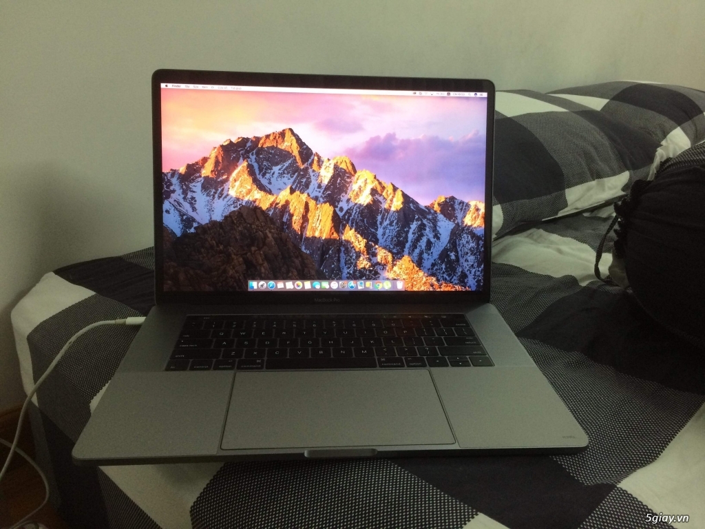 Macbook Pro 2016 15in 99% bảo hành dài - 3