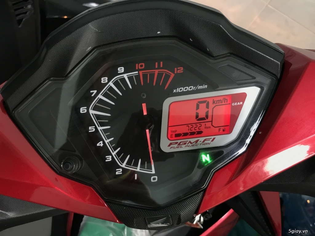 Cần bán Honda Winner 150 (2017 đen đỏ), đã chạy 7.222km - 3