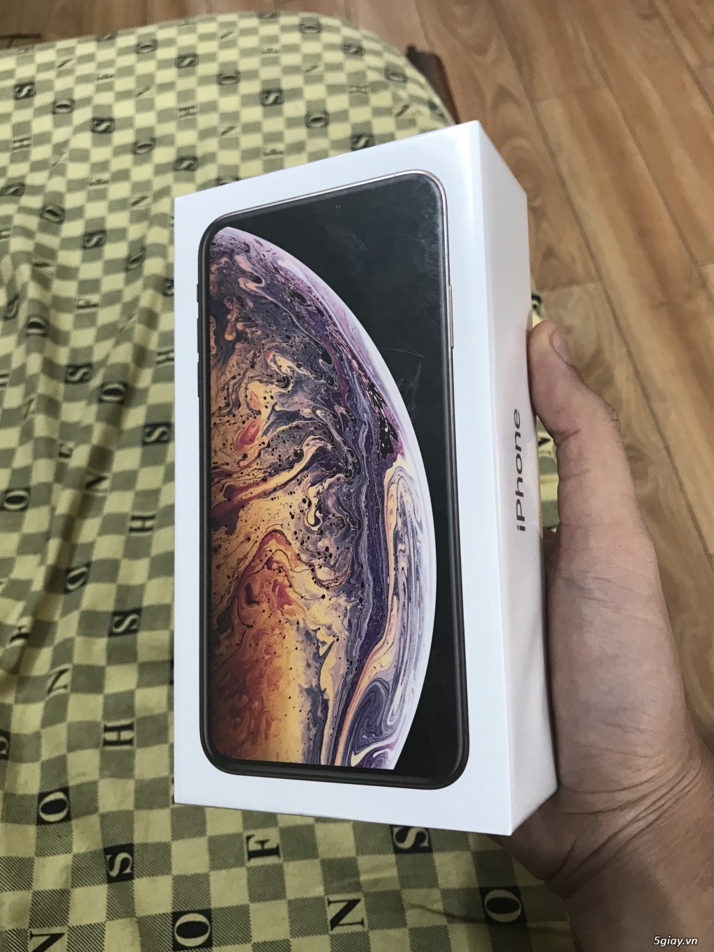 Cần bán XS MAX 256Gb màu Gold nguyên seal zin !!!
