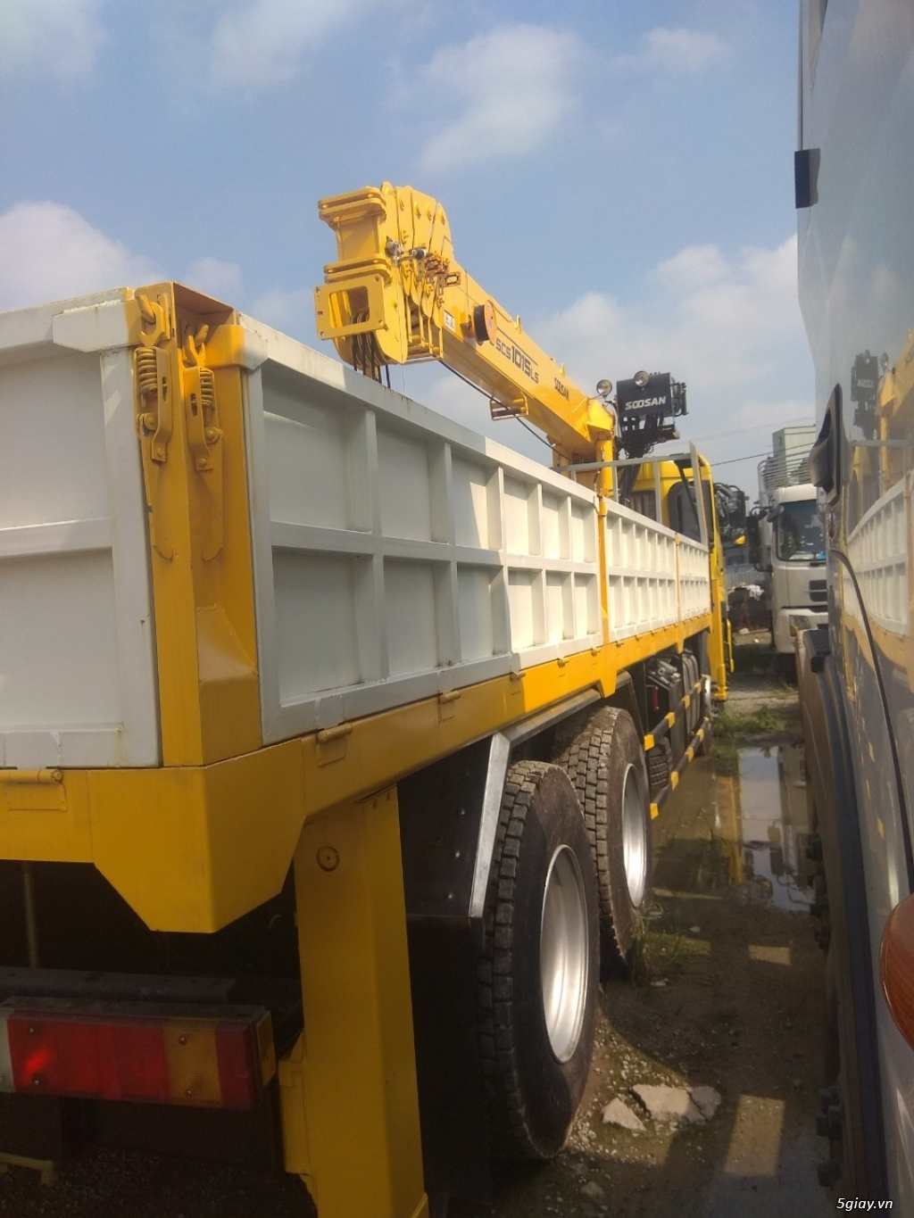 Bán xe 4 chân Dongfeng gắn cẩu tự hành 10T - 12T - 2