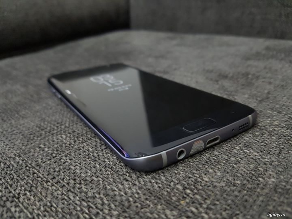 Giá cực sốc - Samsung S7 Edge Đen 64Gb bản Hàn 2 sim - 2