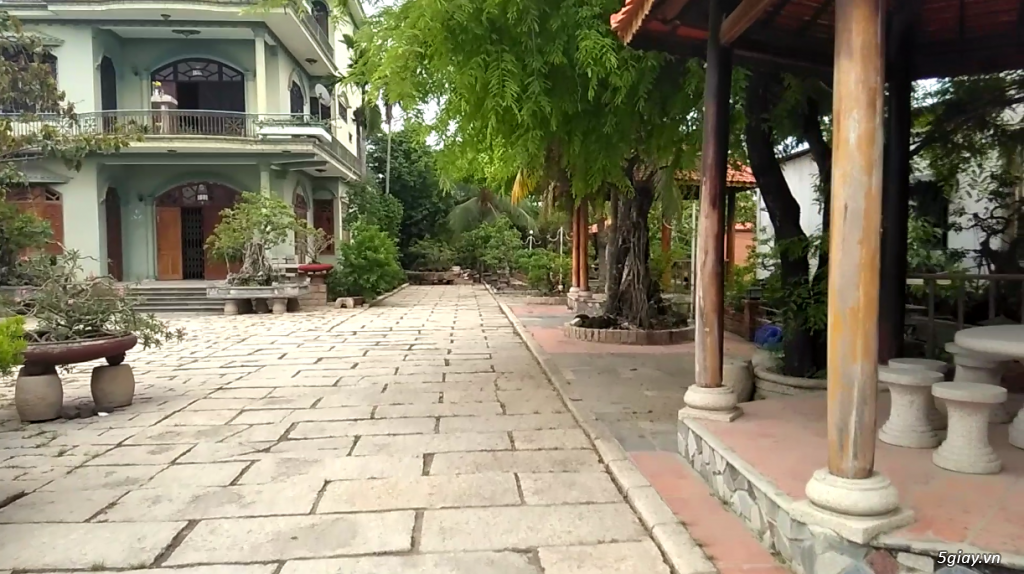 BÁN BIỆT THỰ SÂN VƯỜN