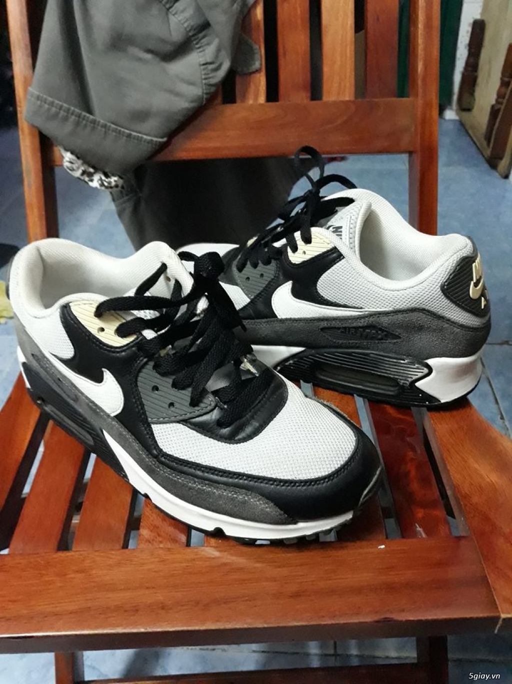 Bán 1 đôi giày Nike Air 95% - 1