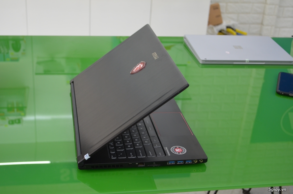 Laptop gaming MSI - 4