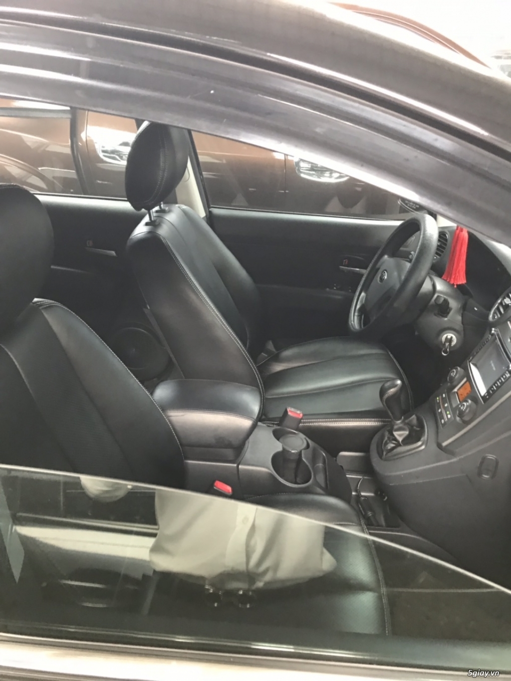 Cần bán Kia Carens 2.0 MT 2015, màu đen, 428tr còn thương lượng - 4