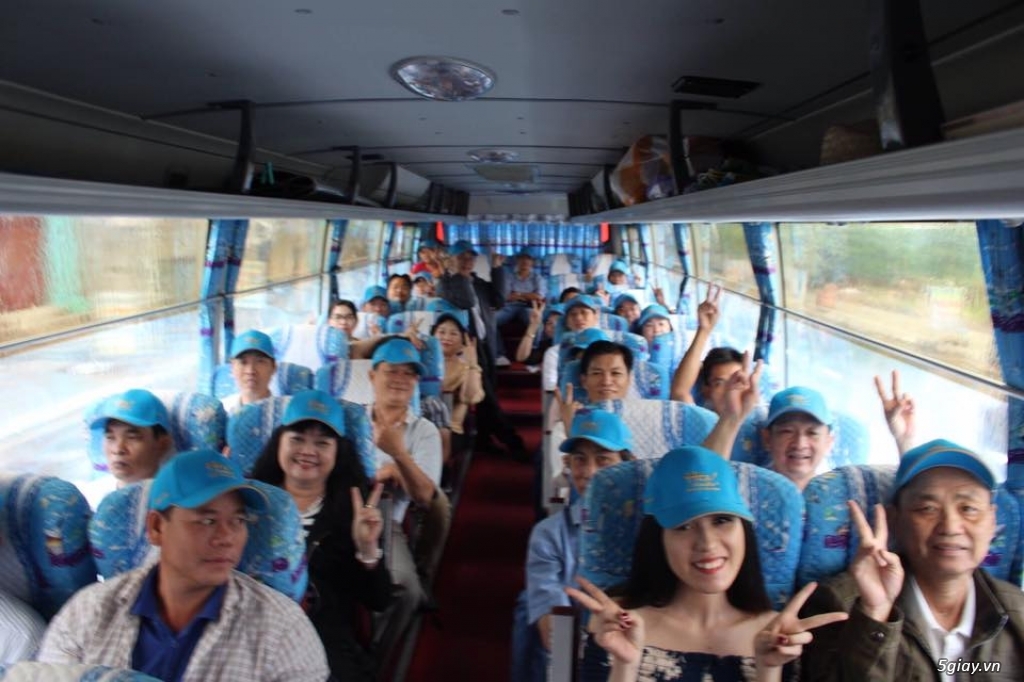 Nhà xe du lịch đời mới tại Đà Nẵng từ 4 chỗ - 45 chỗ. LH: 0905895003 - 3