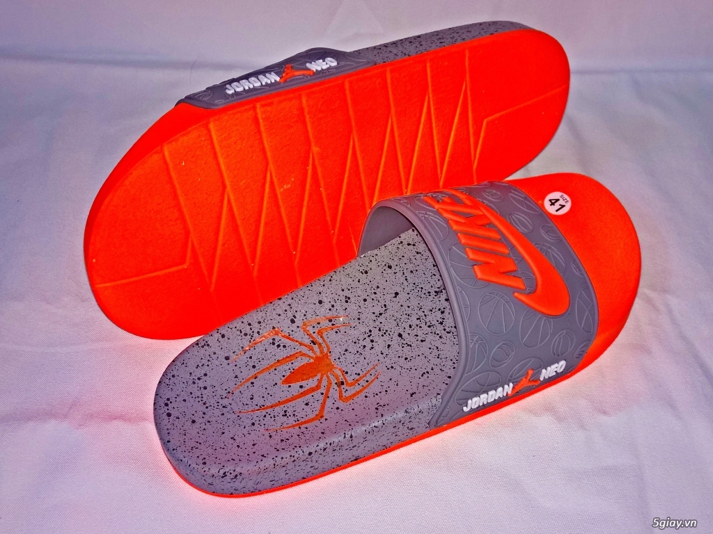Nike sport slide spider
