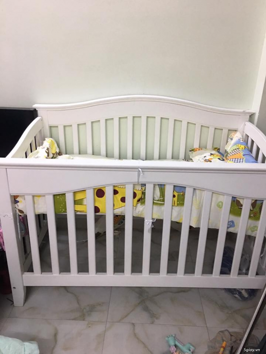 Bán Nôi Em Bé Hiệu Oaoababy trắng lắp ráp được.
