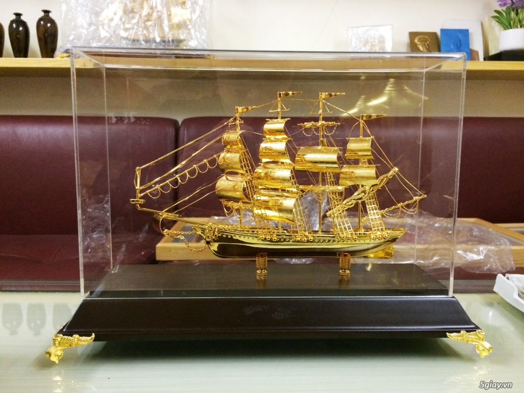 thuyền buồm đồng mạ vàng 24k làm quà tặng - 4