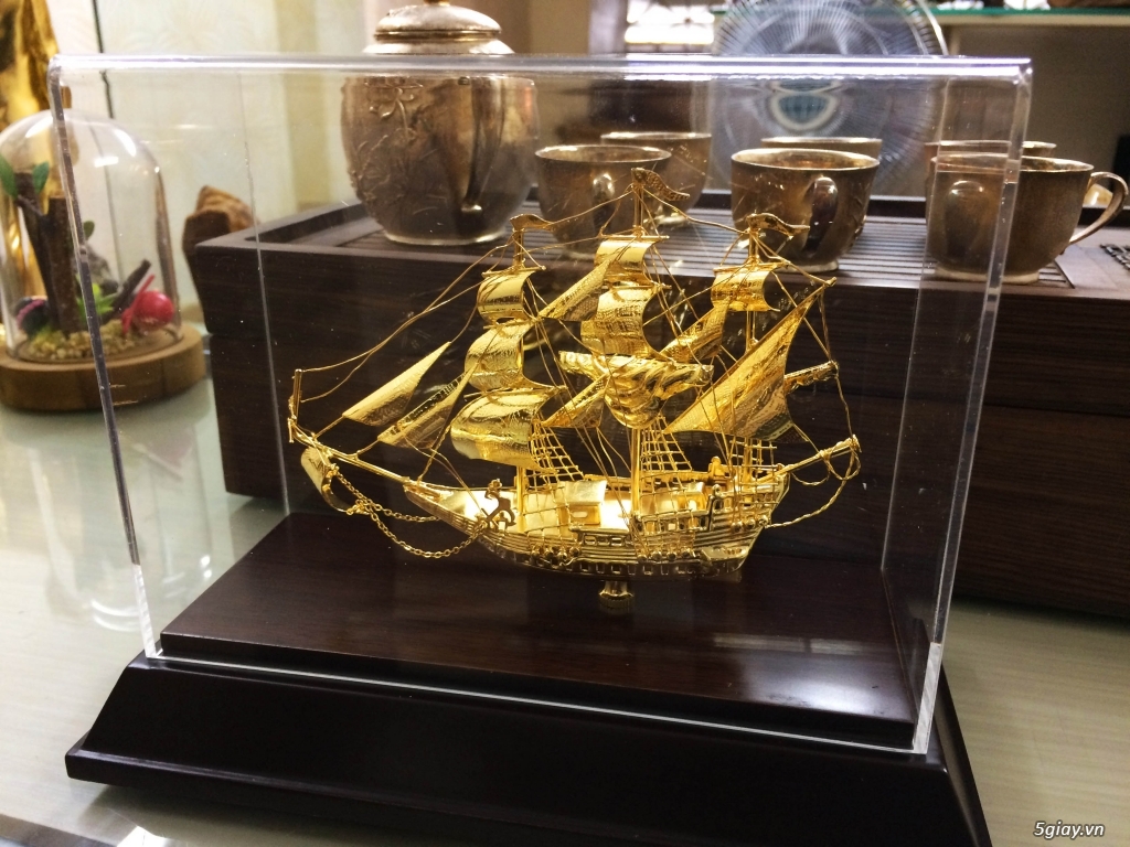thuyền buồm đồng mạ vàng 24k làm quà tặng - 2