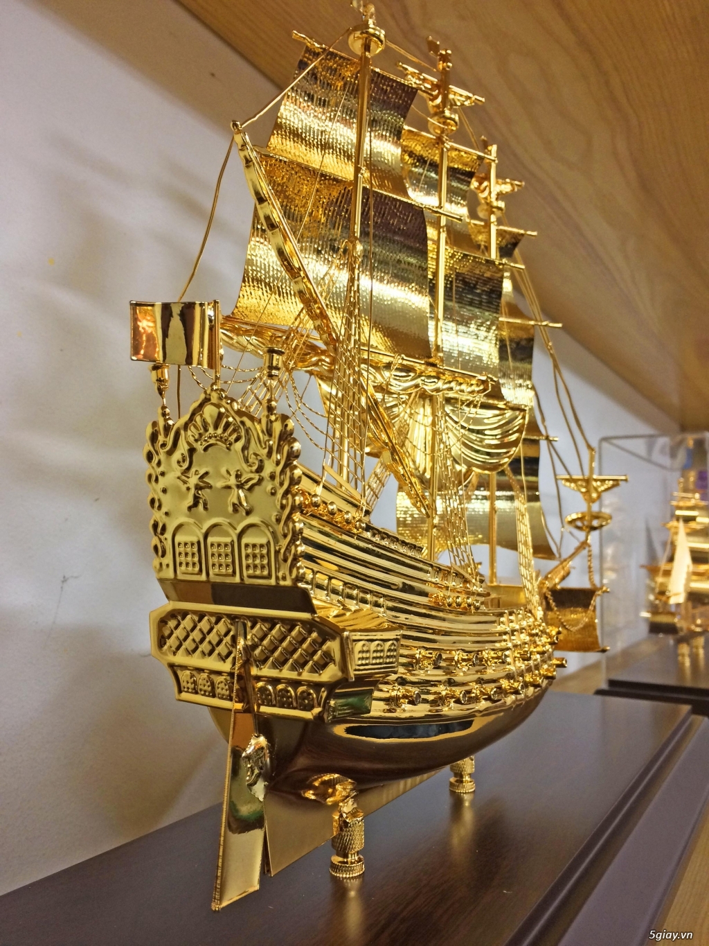 thuyền buồm đồng mạ vàng 24k làm quà tặng - 3