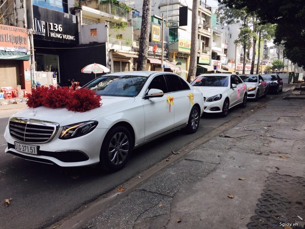 Chuyên cho thuê xe hoa, xe rước dâu Mercedes BMW Audi Camry giá tốt - 30