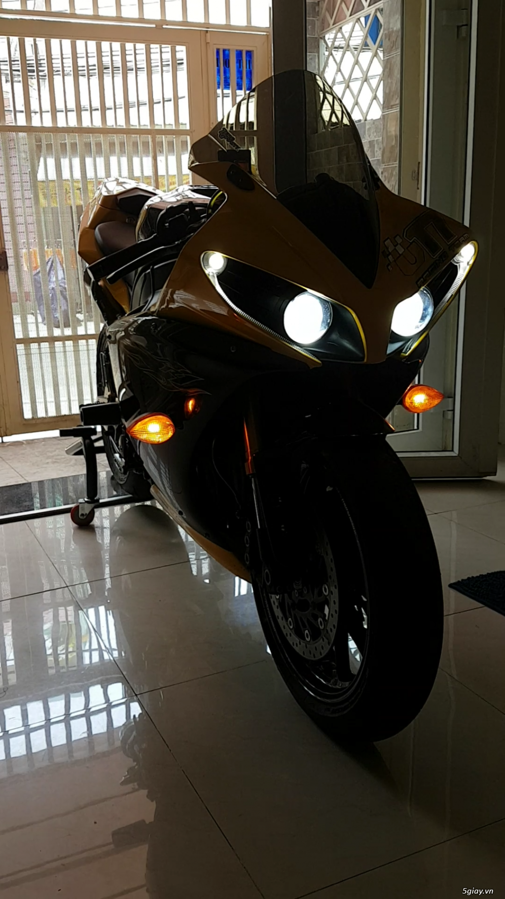 Yamaha R1 mắt lồi mới nhất Vietnam