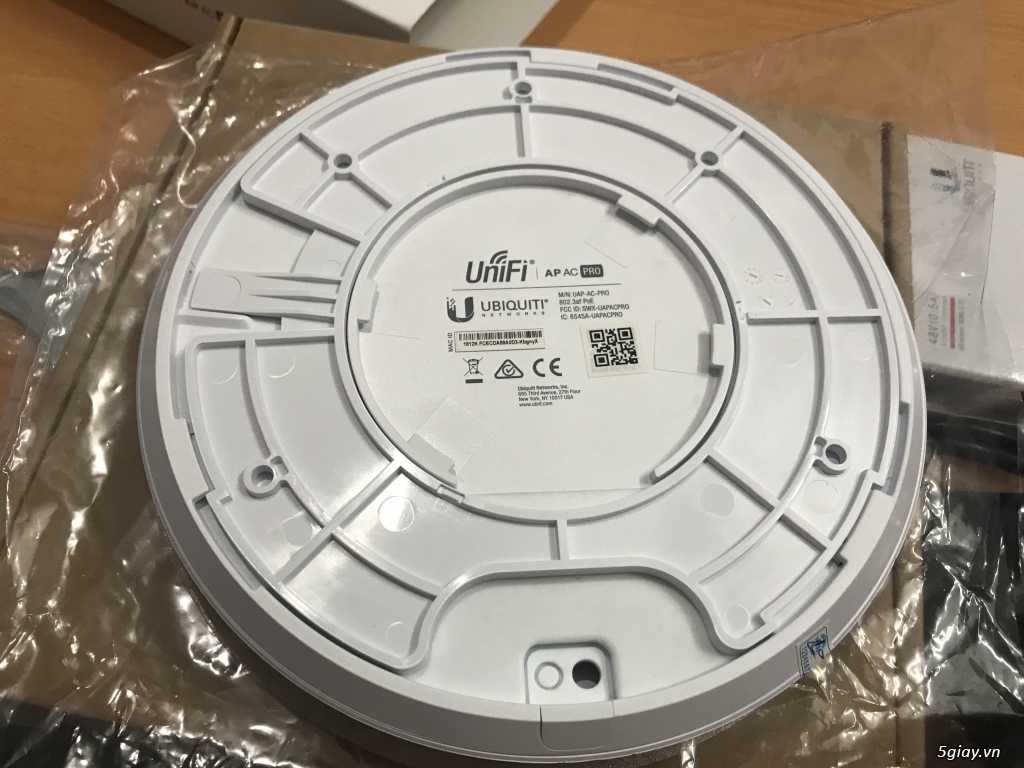 Unifi AP AC Pro New full box. - 3