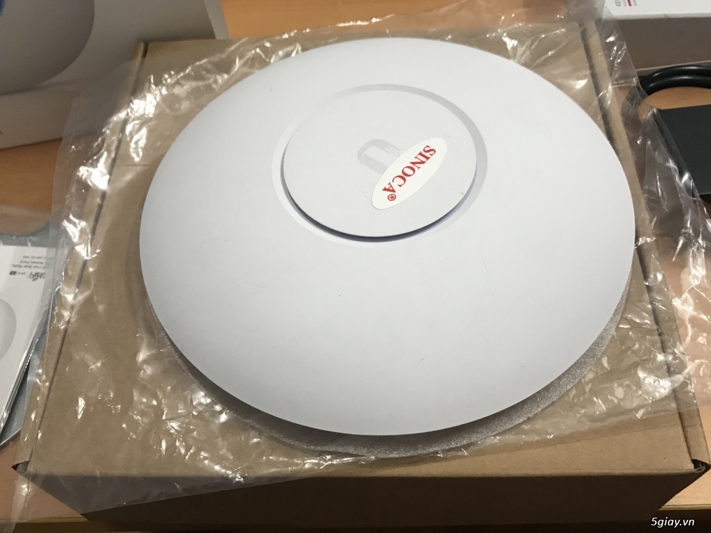 Unifi AP AC Pro New full box.