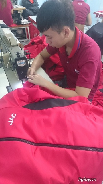 Áo khoát thêu logo , tặng khách hàng , doanh nghiệp, đối tác v.v