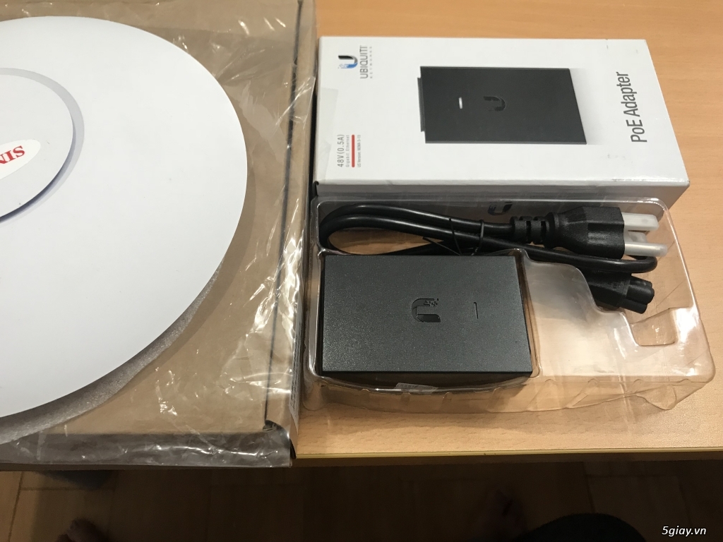 Unifi AP AC Pro New full box. - 1