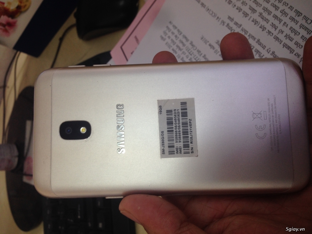 Samsung Galaxy J3 Pro Vàng - 1