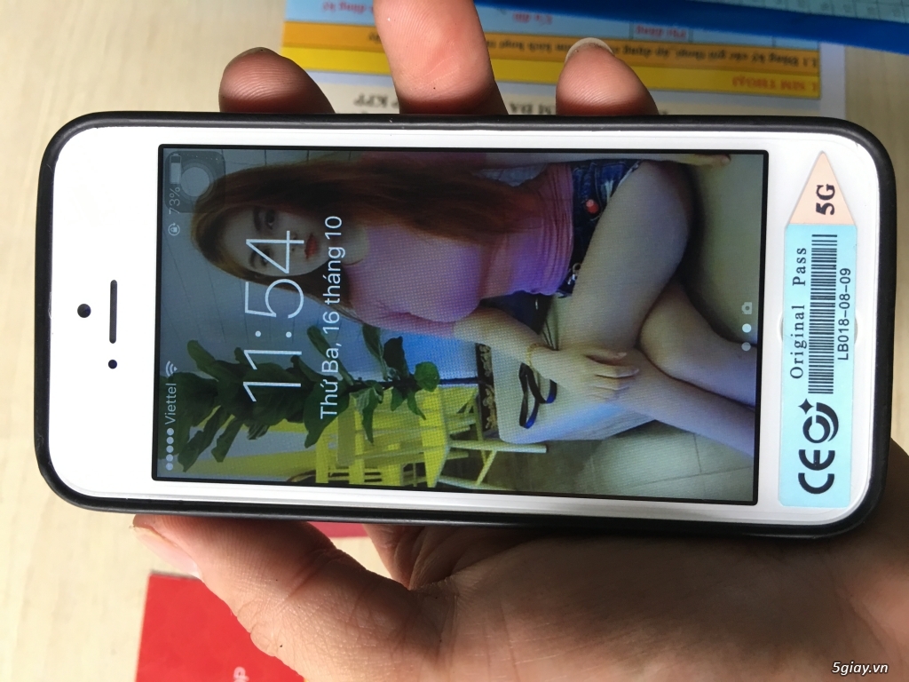 Iphone 5 quốc tế 32G nứt kính xài ngon giá ve chai