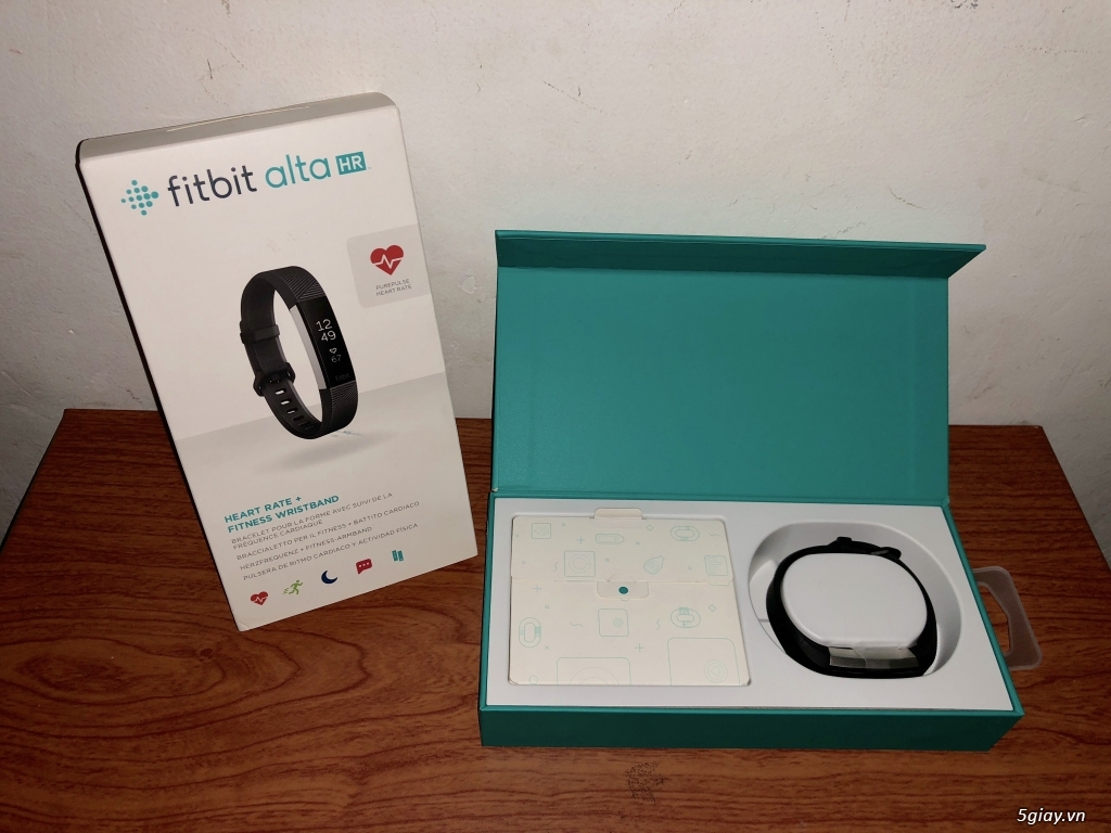 Đồng hồ Fitbit Alta HR mới - 2
