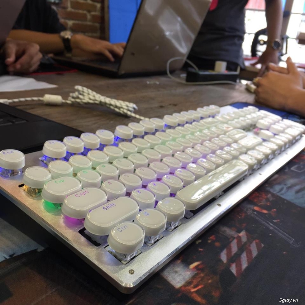 Bàn Phím Cơ Vũ Khí Chơi Game - 1