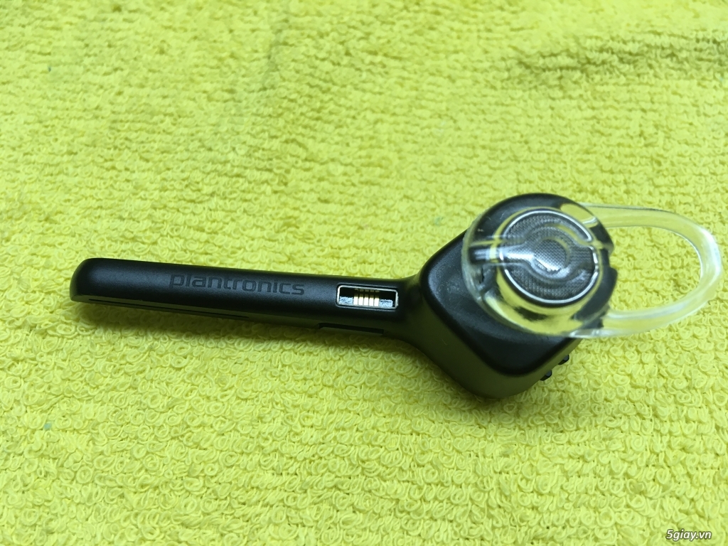 Plantronics voyager adge