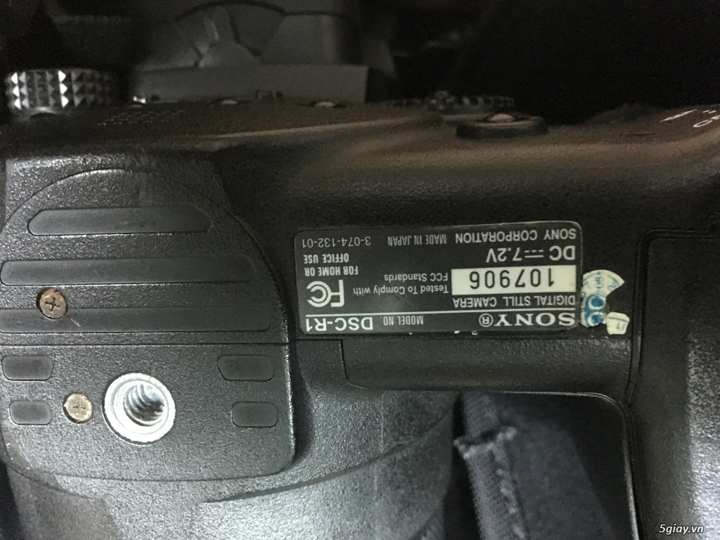 Cần bán Sony R1 - 3