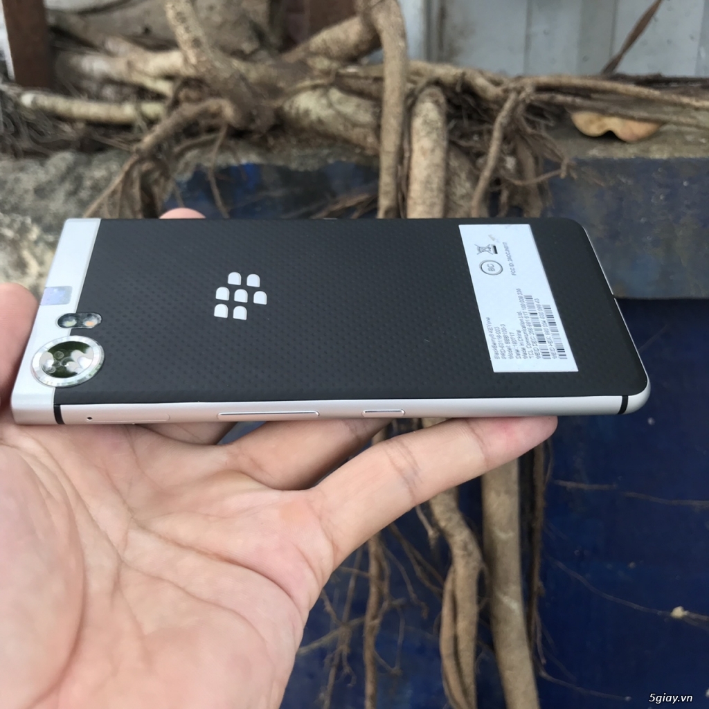 Blackberry Kyone Print đẹp 99%, như máy Quốc Tế nhé Bh 6 tháng