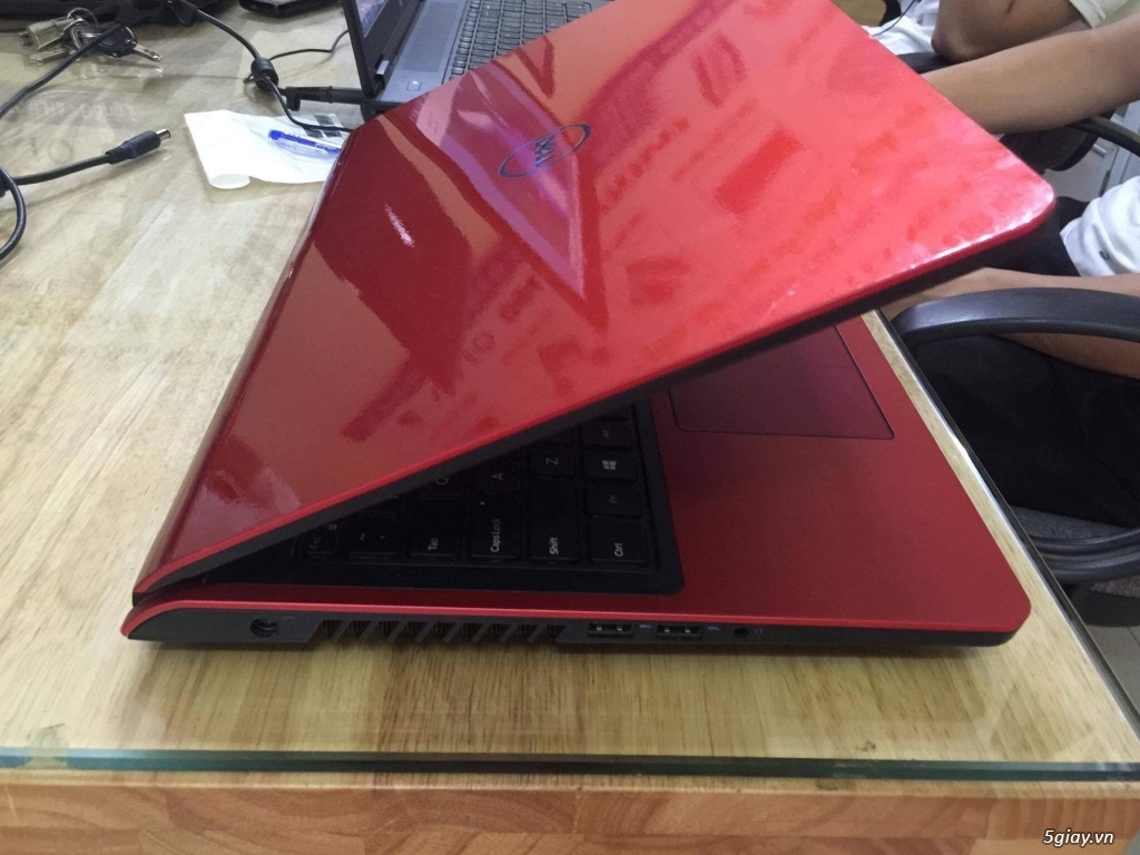 Cần bán Laptop Dell i5 ram 8gb vga rời 3gb cân mọi giải trí - 1