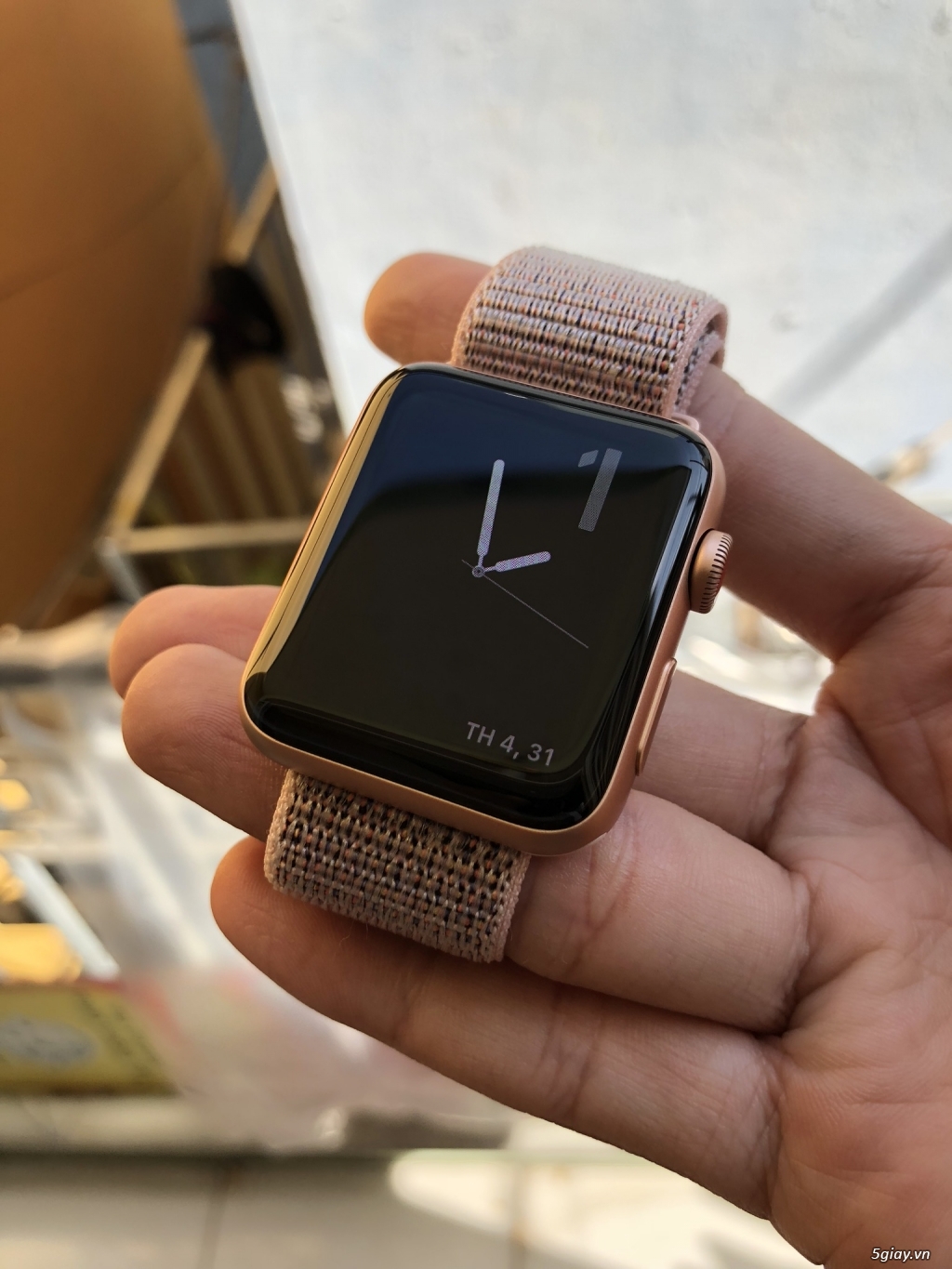 Apple watch seri 3 42m Gps Lte ( nút đỏ ) like new 99,99% bh T6/2019